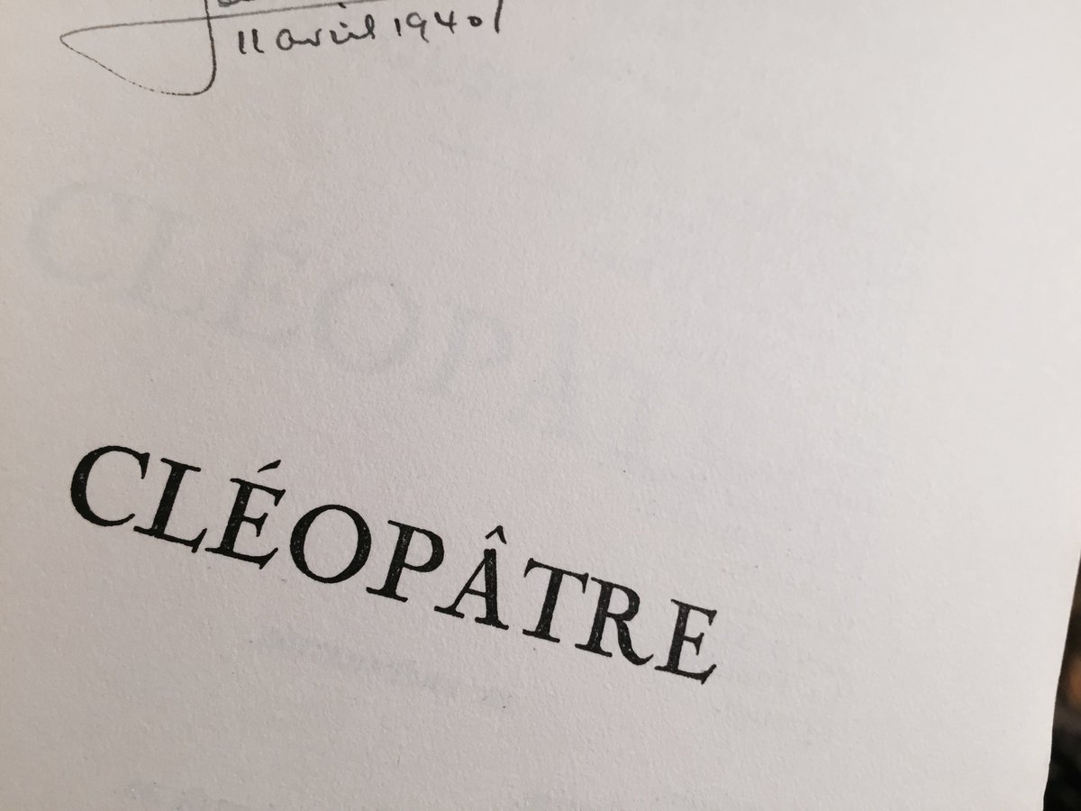 C'est facile parce que Loulou signe de nombreux livres, celui-là par exemple. Alors j'ai commencé à les rassembler https://t.co/vcDKpfPAH4